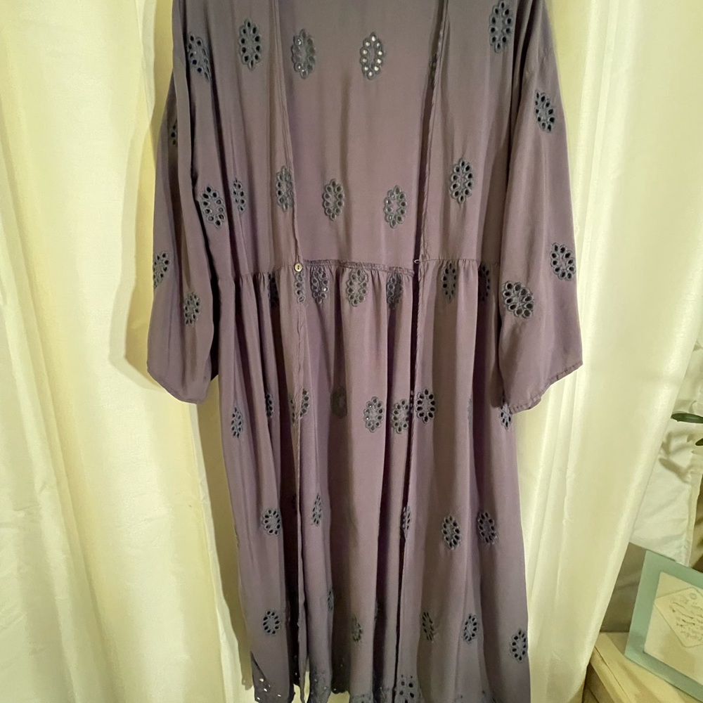Darling Kimono L/XL eyelet detail w/button closure NEW never worn grayish blue